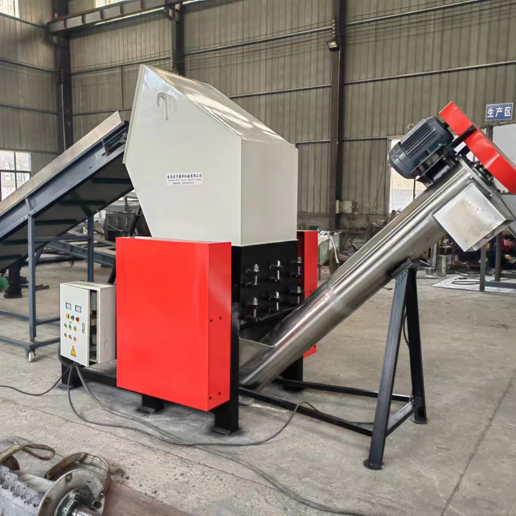 Máy nghiền nhựa với băng tải đai (2)