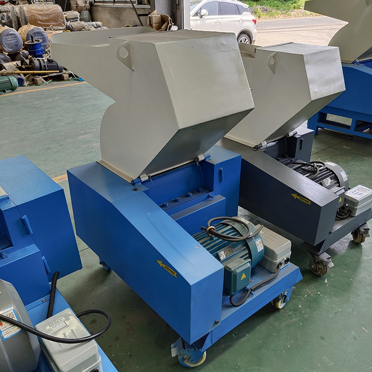 Máy nghiền nhựa ZC400 (3)