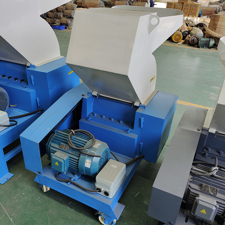 Máy nghiền nhựa ZC400 (2)