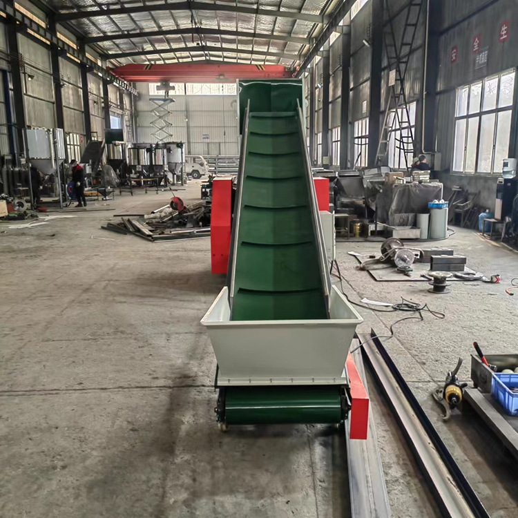 Máy nghiền nhựa với băng tải đai (6)